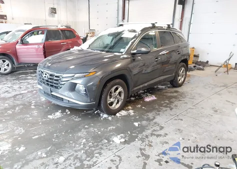 2022 Hyundai Tucson Sel z USA, uszkodzony, nr VIN 5NMJBCAE8NH117343